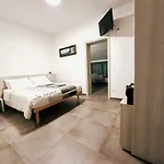 Da Gambin Bed & Breakfast Podenzana